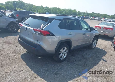 2021 Toyota Rav4 Hybrid Xle z USA, uszkodzony, nr VIN 4T3RWRFV7MU043264